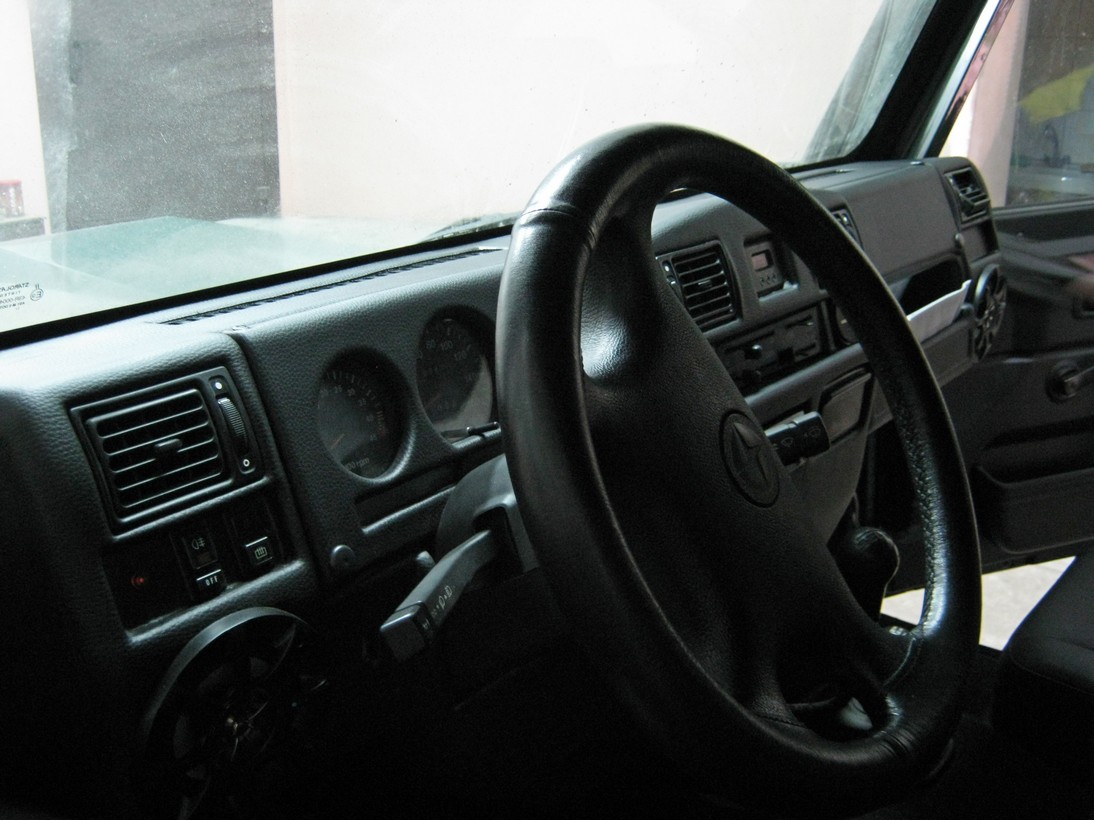Перетяжка салона Land Rover