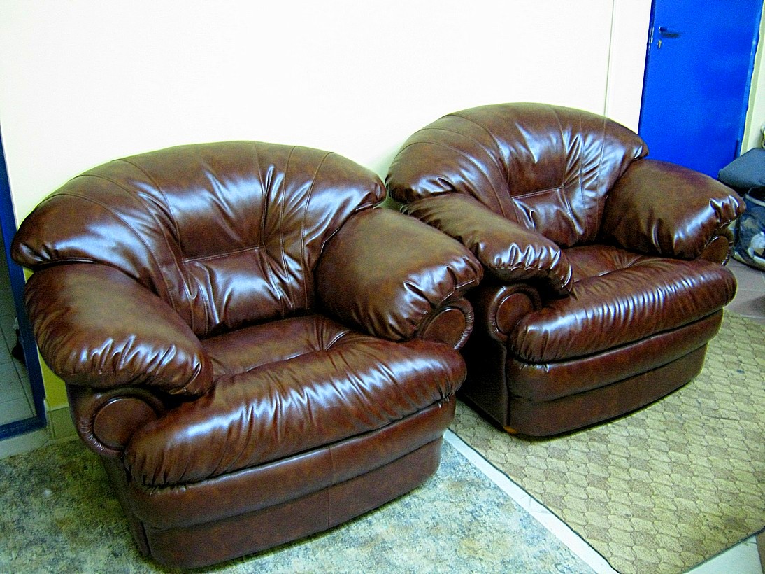 Перетяжка финской мебели.Работа 2006 г.